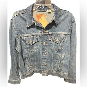 NWT Levi’s Denim Jacket